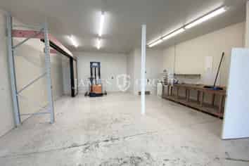 Tilt Slab Unit in Secure Complex