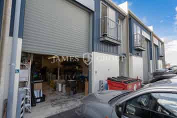 Tilt Slab Unit in Secure Complex