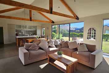 5 Glengarry Court, Jacks Point