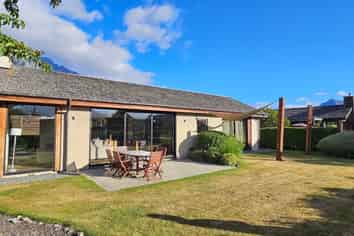 5 Glengarry Court, Jacks Point