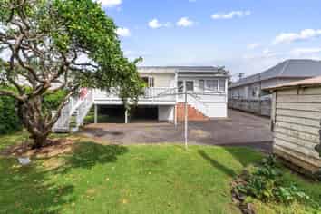 15 Rossgrove Terrace, Mount Albert