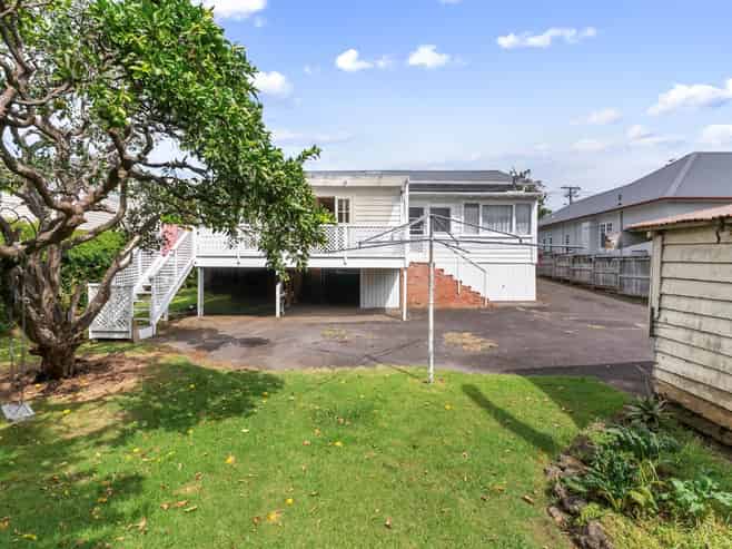 15 Rossgrove Terrace, Mount Albert