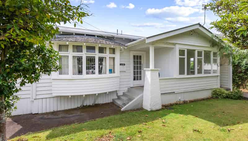 15 Rossgrove Terrace, Mount Albert