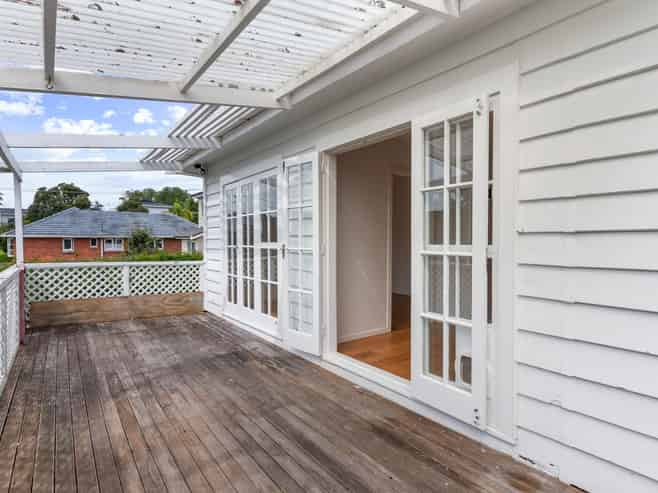 15 Rossgrove Terrace, Mount Albert