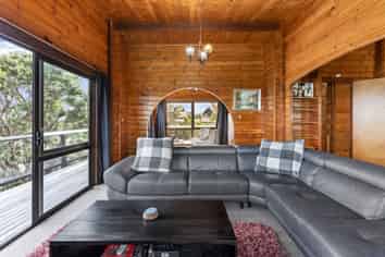 773 Whangaparaoa Road, Manly