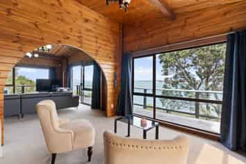 773 Whangaparaoa Road, Manly