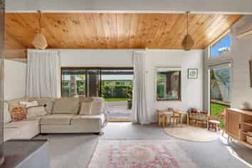 102 Oak Street, Mangapapa