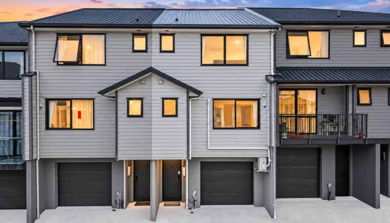 10 Peony Mews, Oteha