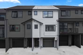 10 Peony Mews, Oteha