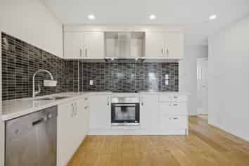 10 Peony Mews, Oteha