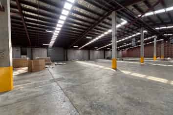 High Profile Warehouse with Dual Roller Access