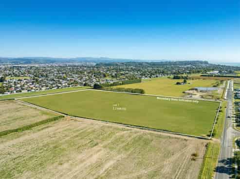  5 Kenny Road, 120 Willowbank Ave, 95 Eriksen Road, Meeanee