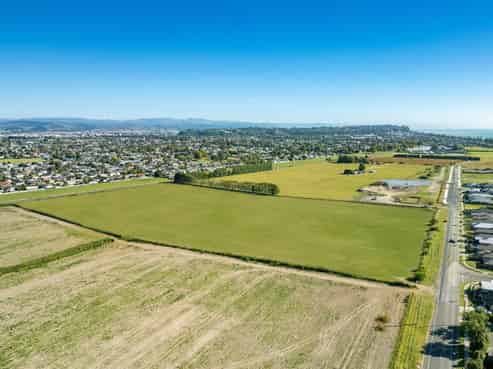  5 Kenny Road, 120 Willowbank Ave, 95 Eriksen Road, Meeanee