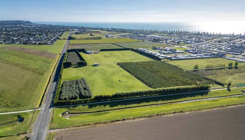  5 Kenny Road, 120 Willowbank Ave, 95 Eriksen Road, Meeanee