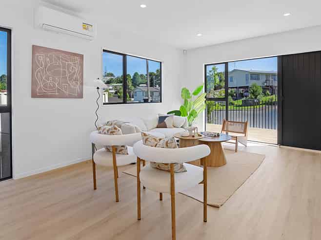 11b Glenfinn Place, Massey