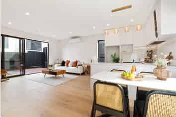 94 Takutai Avenue, Half Moon Bay