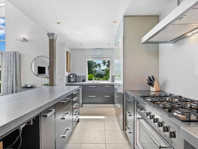 13 Barbados Way, One Tree Point