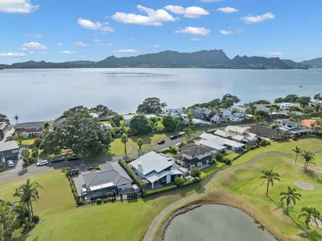 13 Barbados Way, One Tree Point