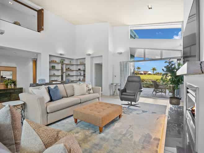 13 Barbados Way, One Tree Point