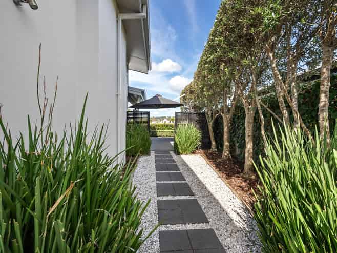 13 Barbados Way, One Tree Point