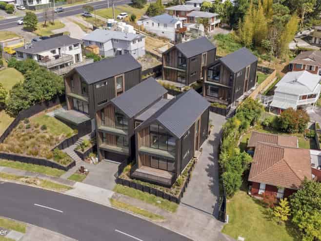 34, 34A an Weetman Drive, Browns Bay