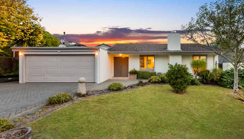 4 Coldham Crescent, Saint Johns
