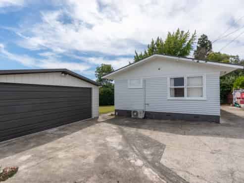 23 Springfield Crescent, Enderley