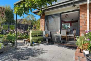 8 Lordship Place, Templeton