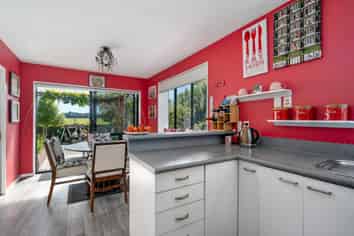 8 Lordship Place, Templeton