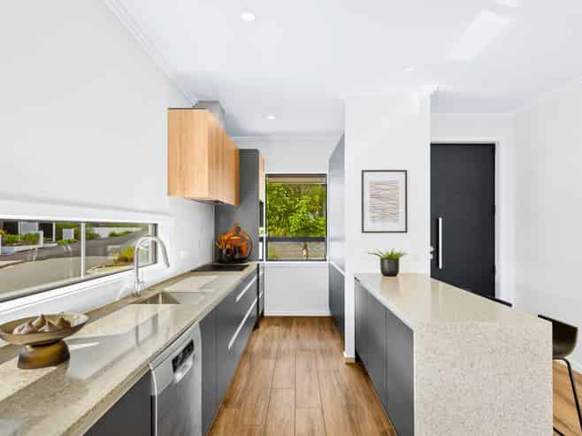 24 Marine Parade, Hobsonville