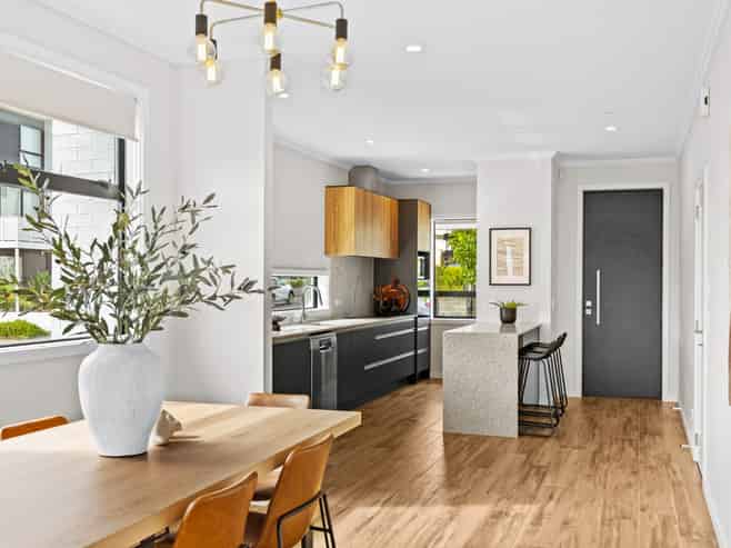 24 Marine Parade, Hobsonville