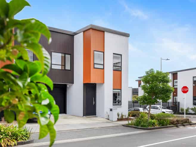 24 Marine Parade, Hobsonville