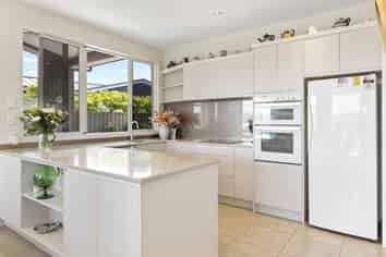 30 Kurapoto Lane, Rainbow Point