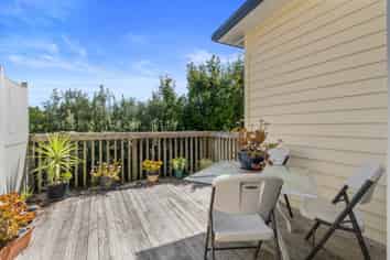 37/11  Ray Small Drive, Papakura