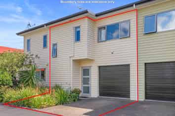 37/11  Ray Small Drive, Papakura