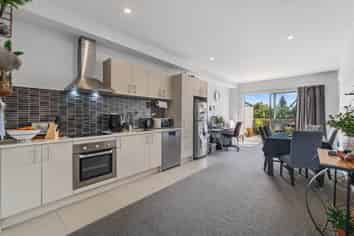 37/11  Ray Small Drive, Papakura