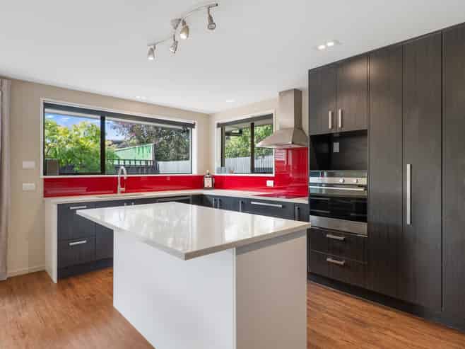 6 Seneca Place, Burwood