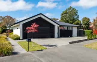 6 Seneca Place, Burwood