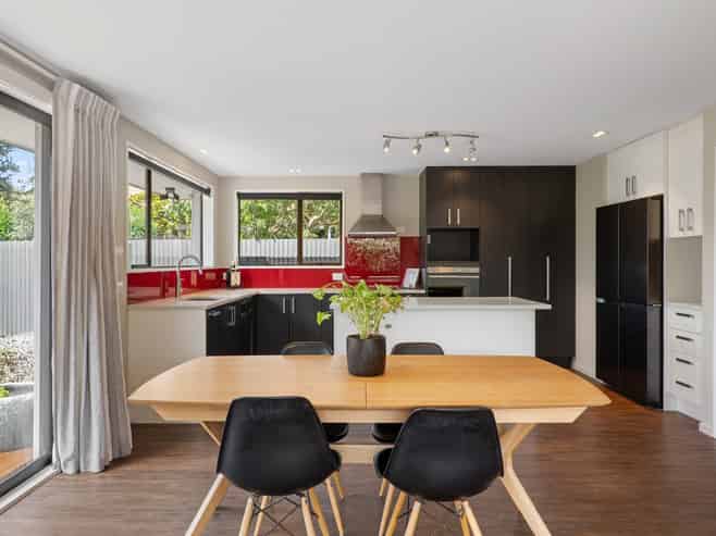 6 Seneca Place, Burwood