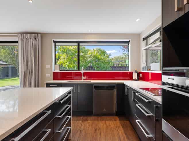 6 Seneca Place, Burwood