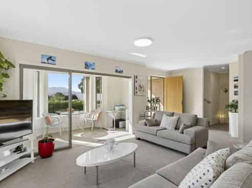 34 Clearwater Street, Broad Bay