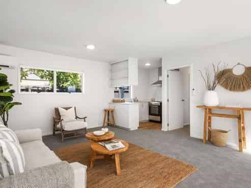 2/409 Gloucester Street, Linwood