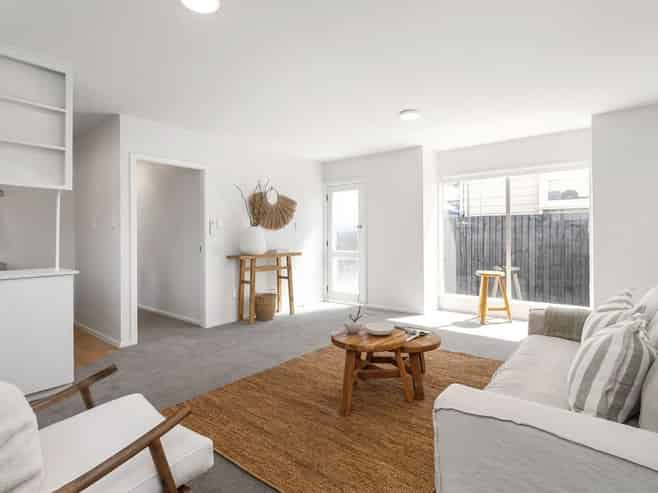 2/409 Gloucester Street, Linwood