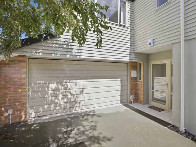 80D Brockworth Place, Riccarton