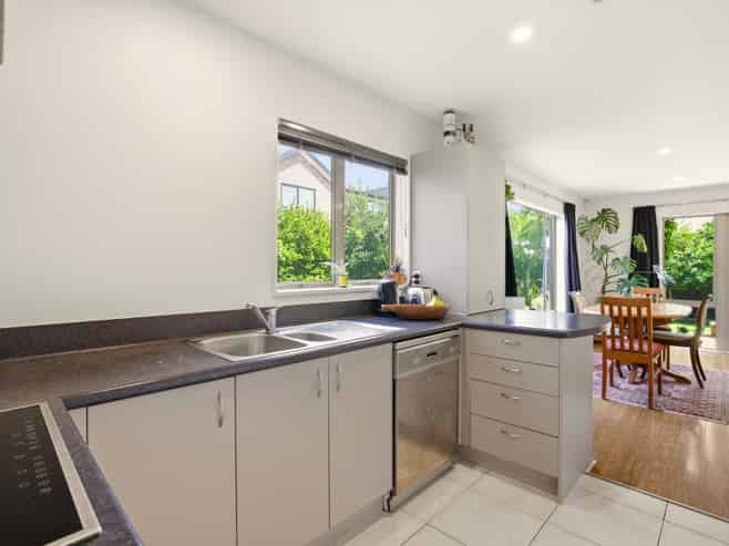 80D Brockworth Place, Riccarton