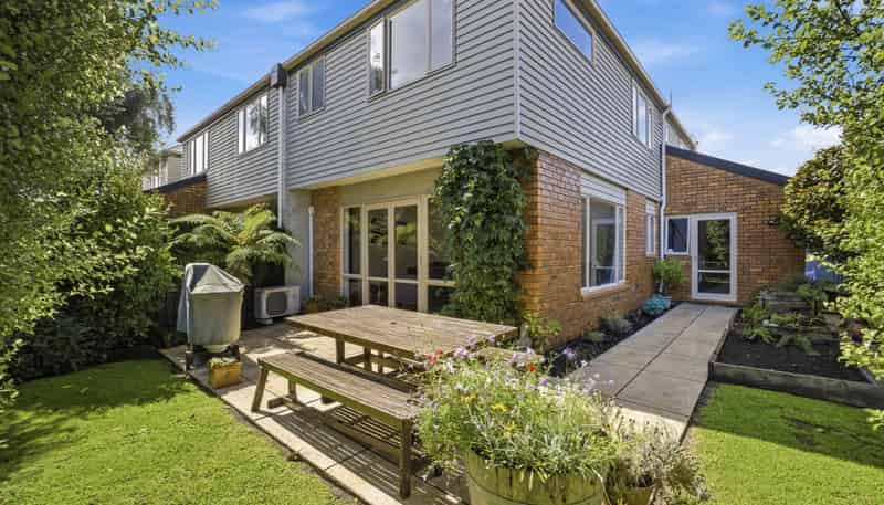 80D Brockworth Place, Riccarton