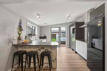 2 Baker Street, Caversham