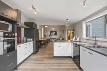 2 Baker Street, Caversham