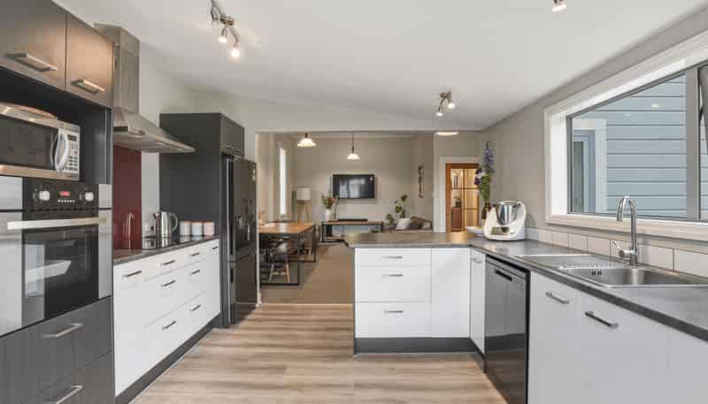 2 Baker Street, Caversham
