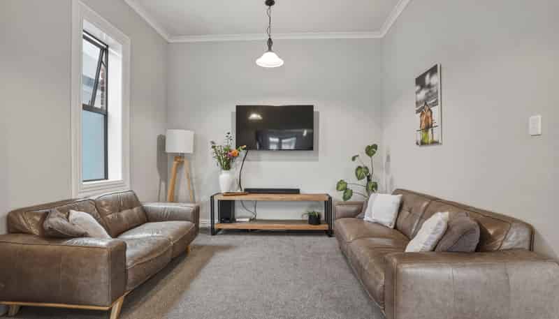 2 Baker Street, Caversham